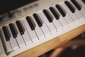 オタマトーンで中国語の声調をマスター!音程コントロール入門